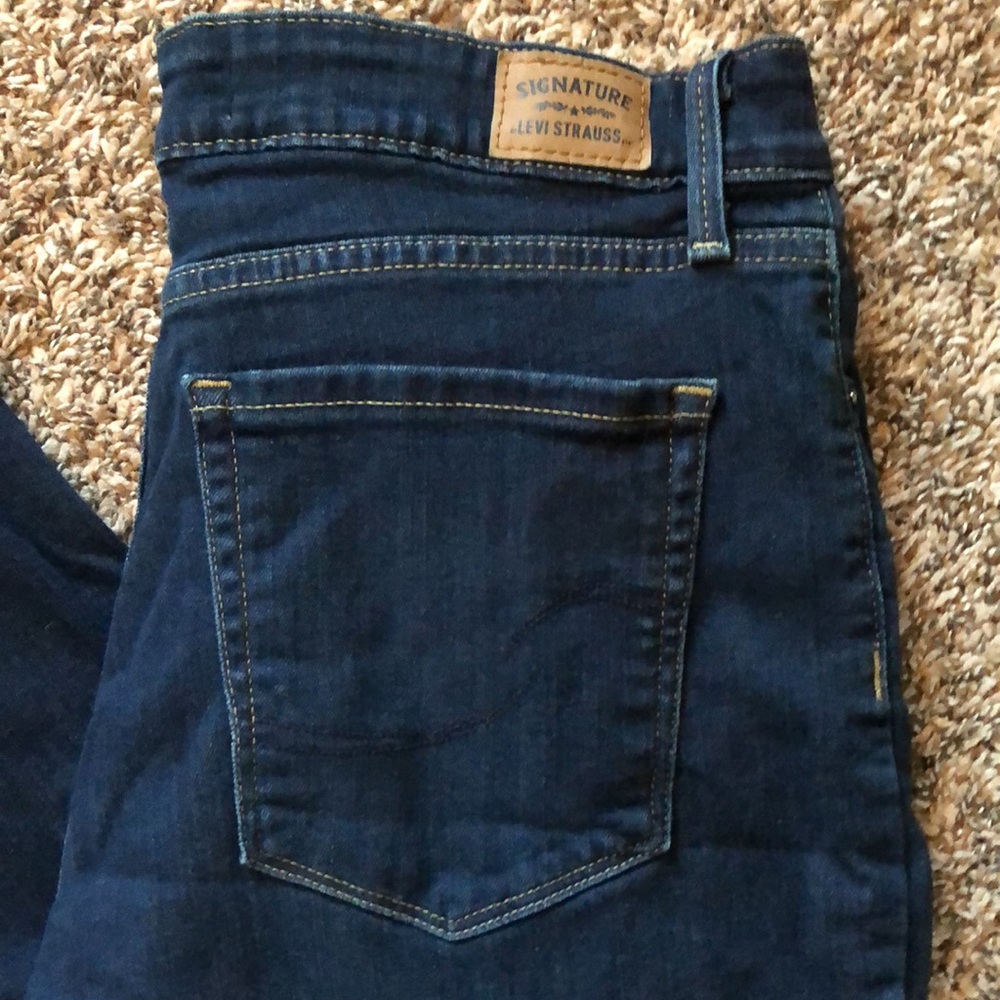 Signature by Levi Strauss Mid Rise Slim Jeans